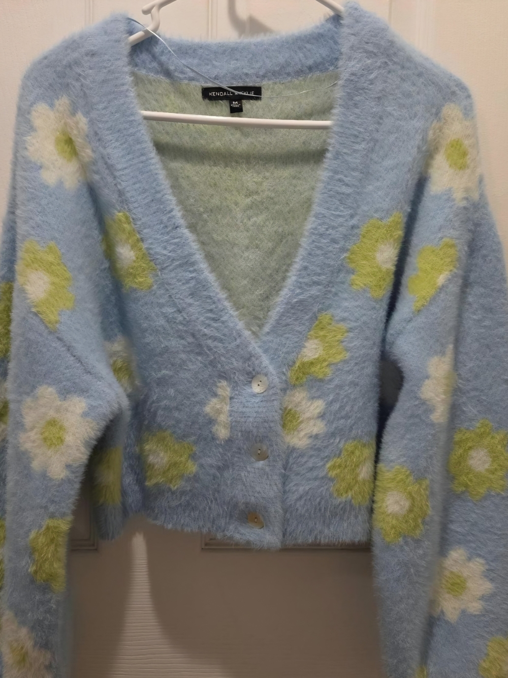 Kendall & Kylie Floral Fuzzy Cropped Cardigan – Blue/Lime Green/White
